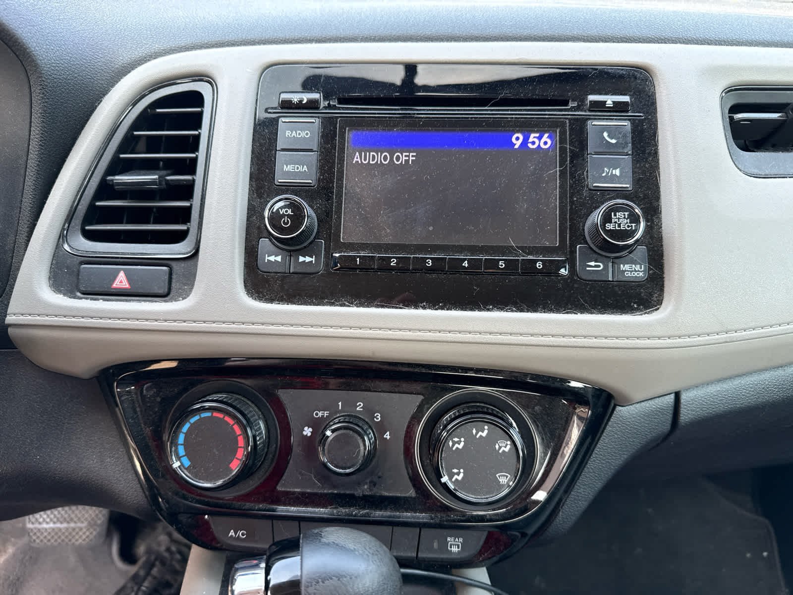 Used 2021  Honda LX image 7