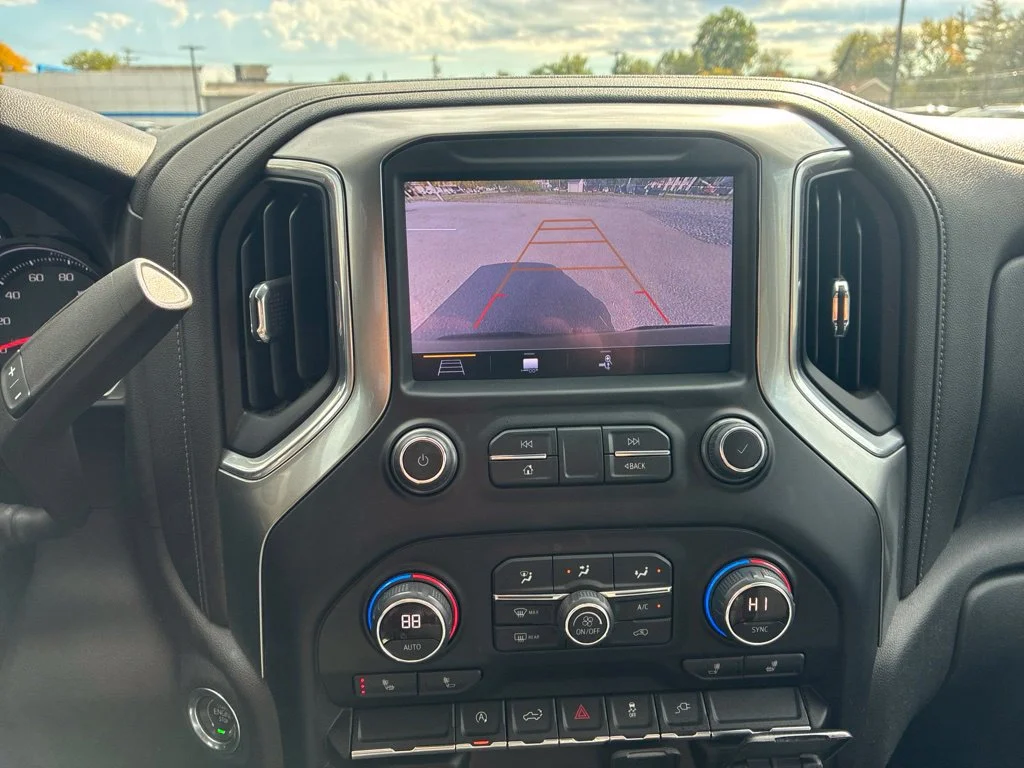 Used 2019 BLACK Chevrolet RST image 23