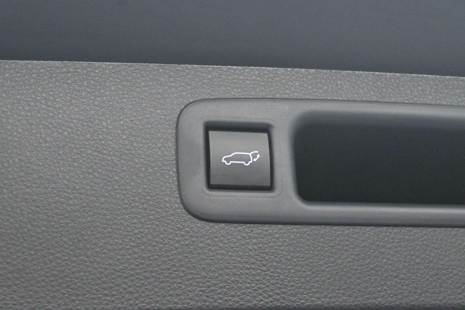 Used 2022 Celestial Silver Metallic Toyota XLE image 10