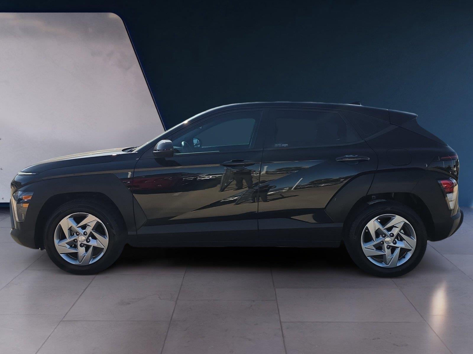 Used 2024 Abyss Black Pearl Hyundai SE image 2