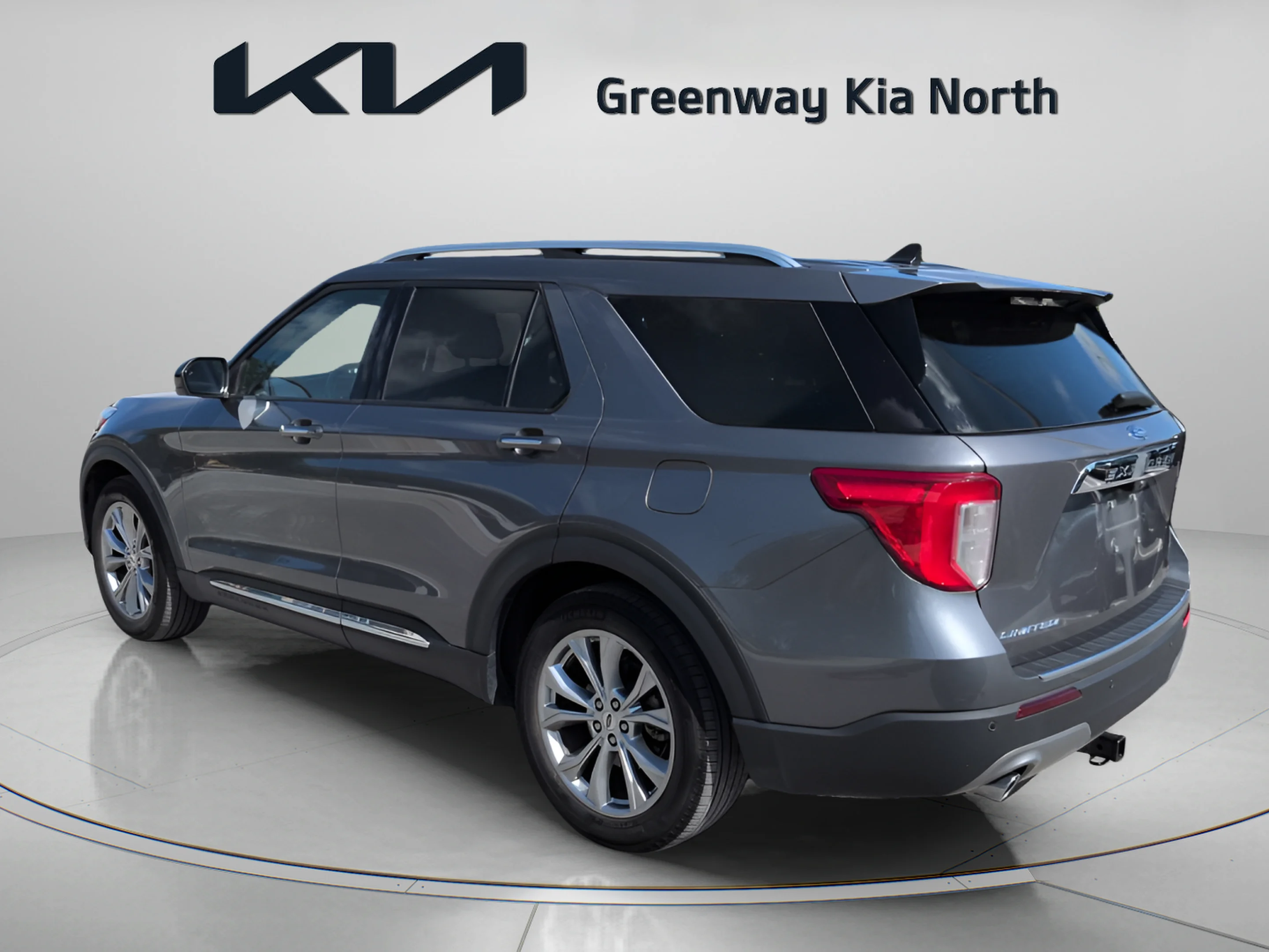 Used 2024 Gray Metallic Ford Limited image 6