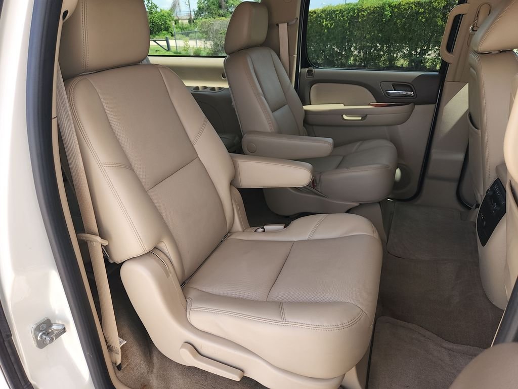 Used 2013 White Chevrolet LTZ image 16