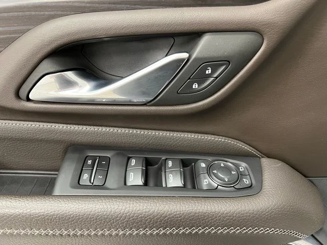 Used 2023 White GMC Denali image 20