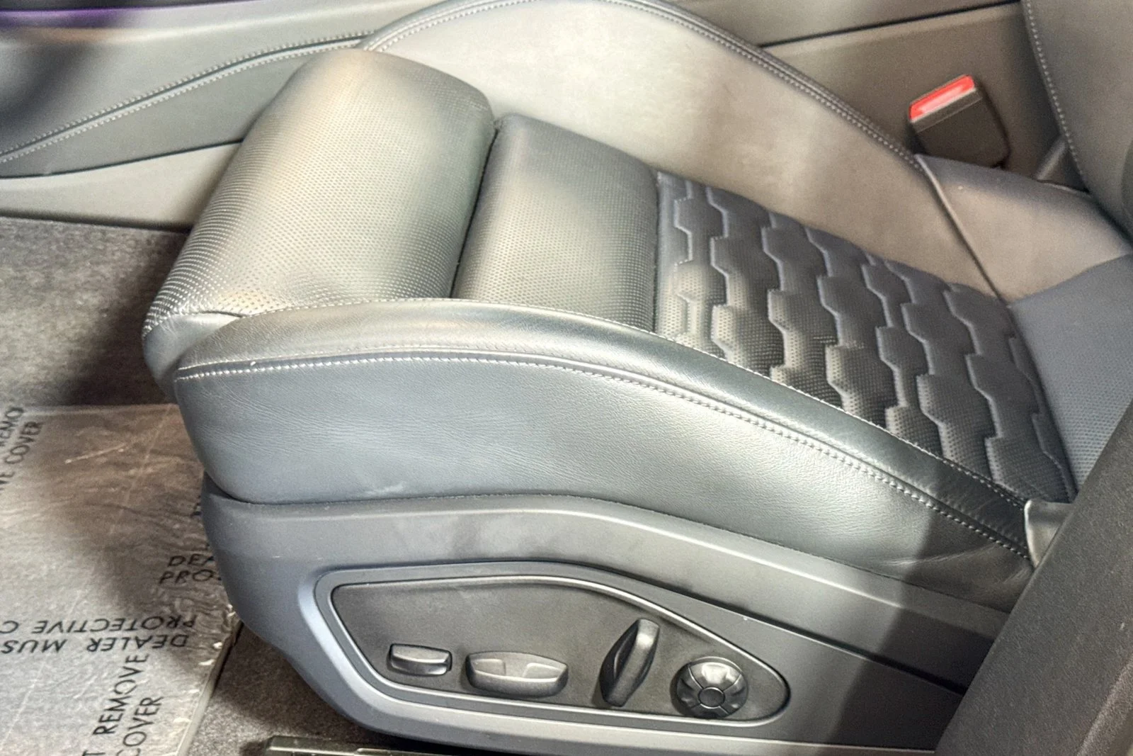 Used 2023 Black Audi  image 17
