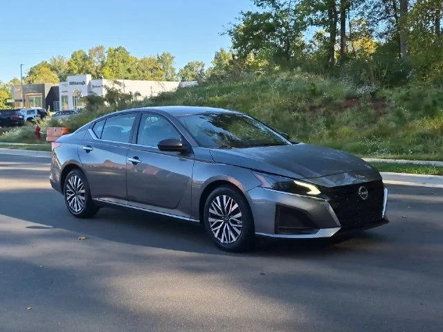Used 2025 Gray Nissan 2.5 SV image 15