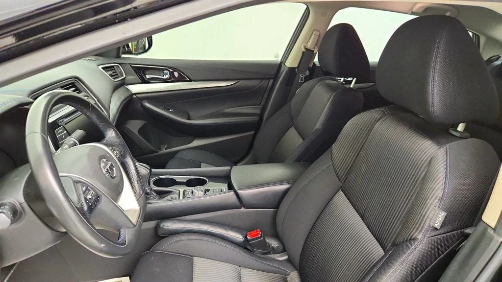 Used 2020 Super Black Nissan S 3.5L image 15