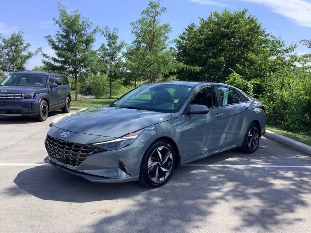 Used 2023 Electric Hyundai Limited image 1