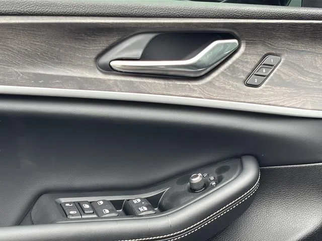 New 2025 Gray Jeep Limited image 19