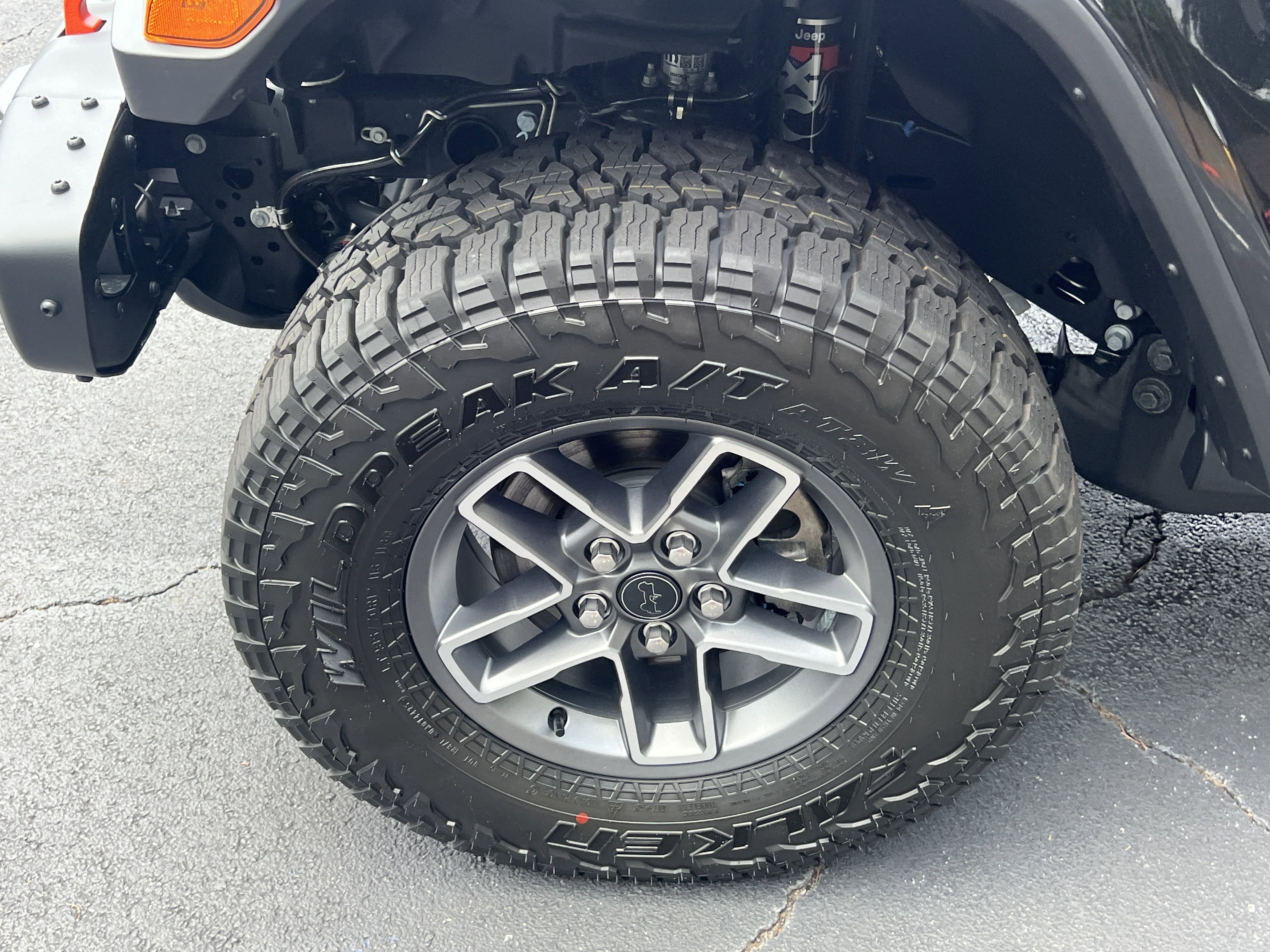 New 2026 Black Clear-Coat Exterior Paint Jeep Mojave X image 14