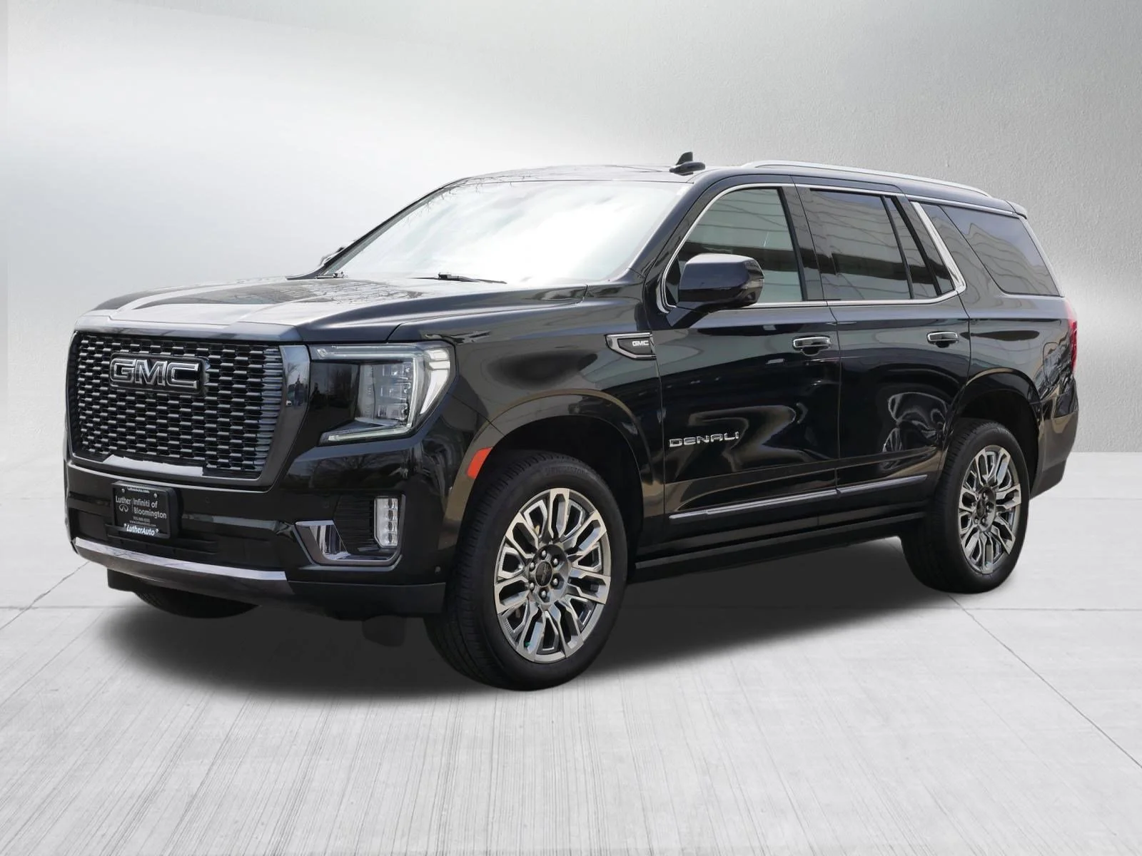 Used 2024 Onyx Black GMC Denali Ultimate image 3