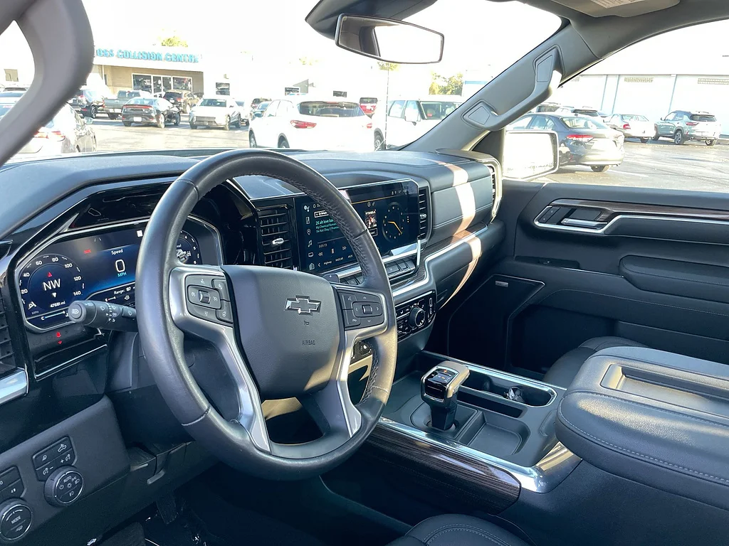 Used 2022 Silver Ice Metallic Chevrolet RST image 10