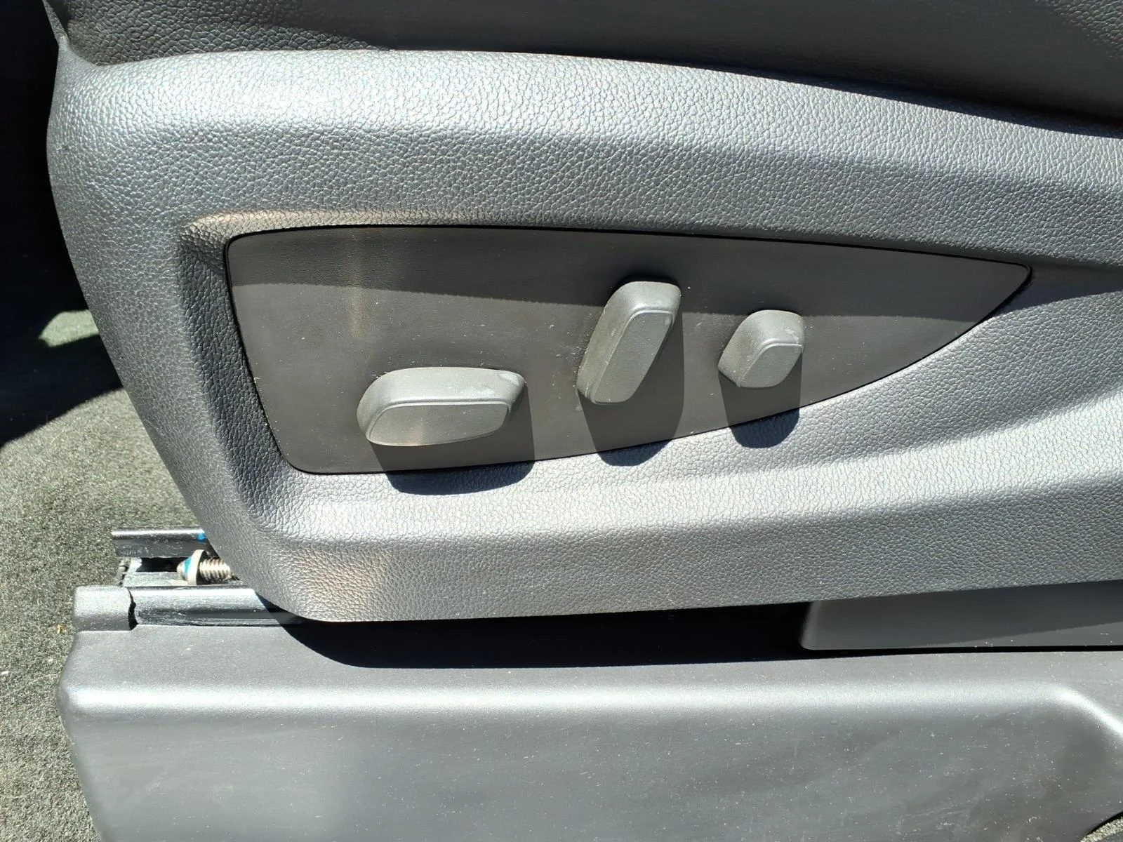 Used 2016 Silver Ice Metallic Chevrolet LT image 14