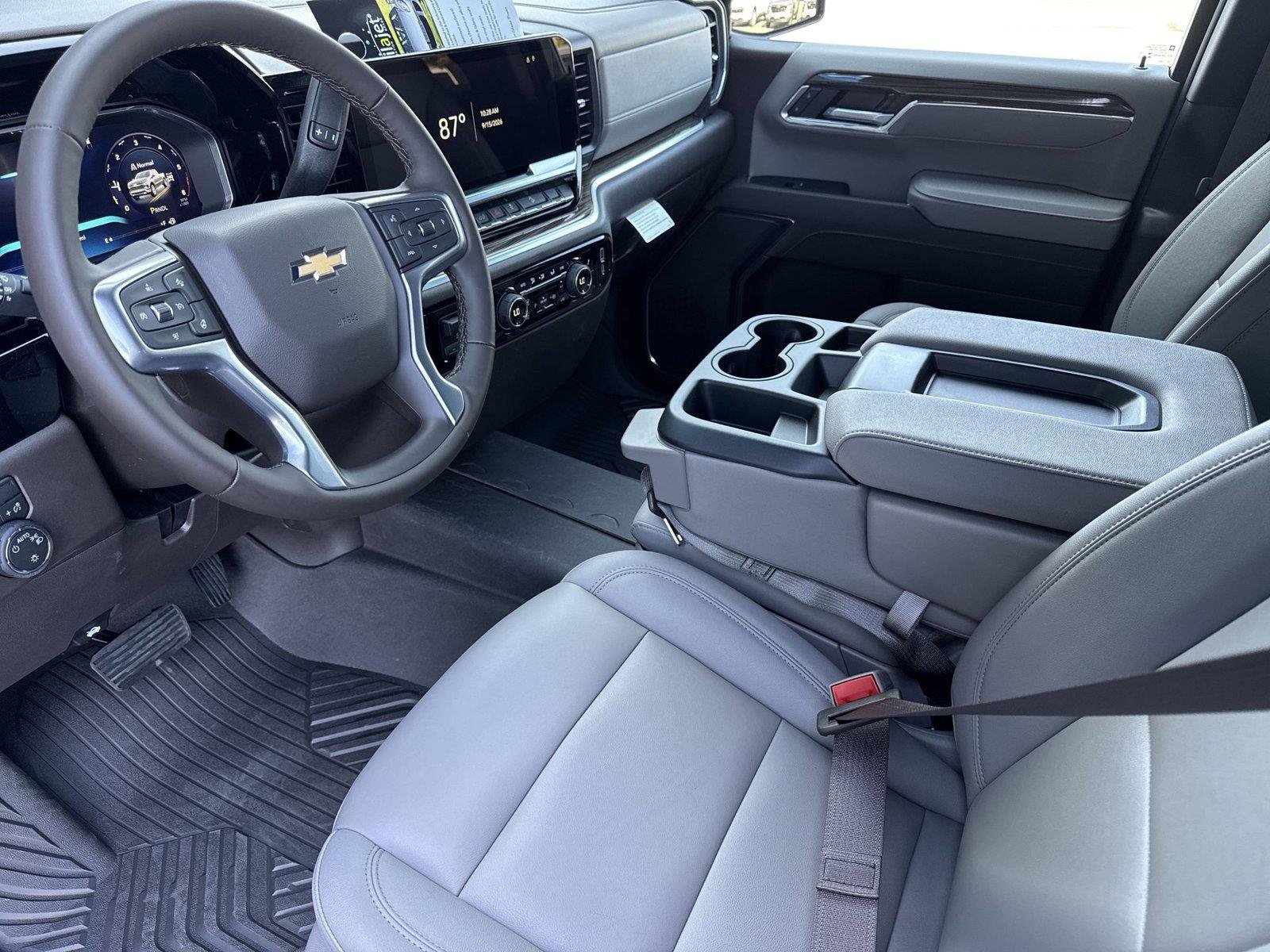 2026 Chevrolet Silverado 1500 LT - Photo 10