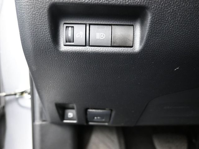2023 Toyota RAV4 XLE - Photo 16