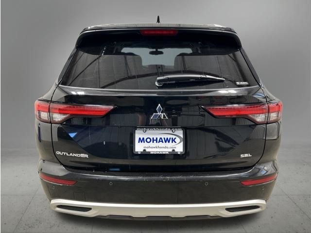 Used 2024 Black Diamond Mitsubishi SEL image 4