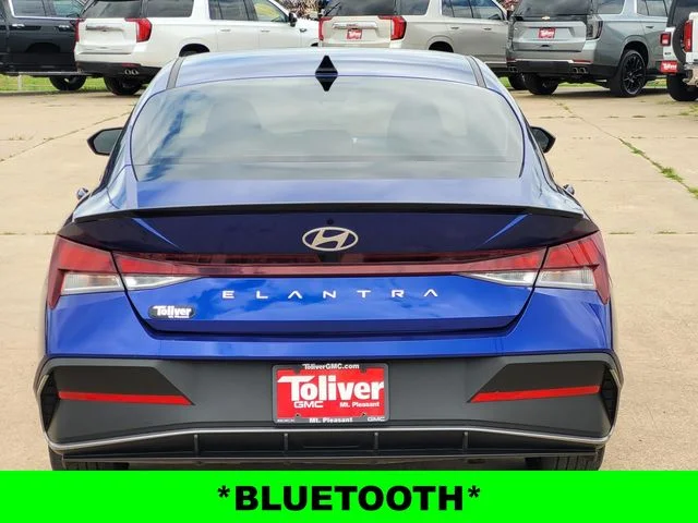 Used 2025 Blue Hyundai SEL Sport image 6