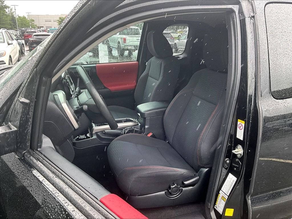 Used 2019 Black Toyota SR5 image 10