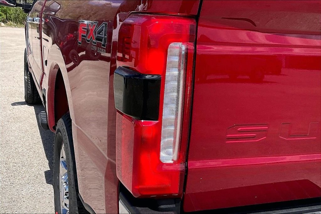 New 2026 Ford Super Duty F-250 Lariat 4D Crew Cab