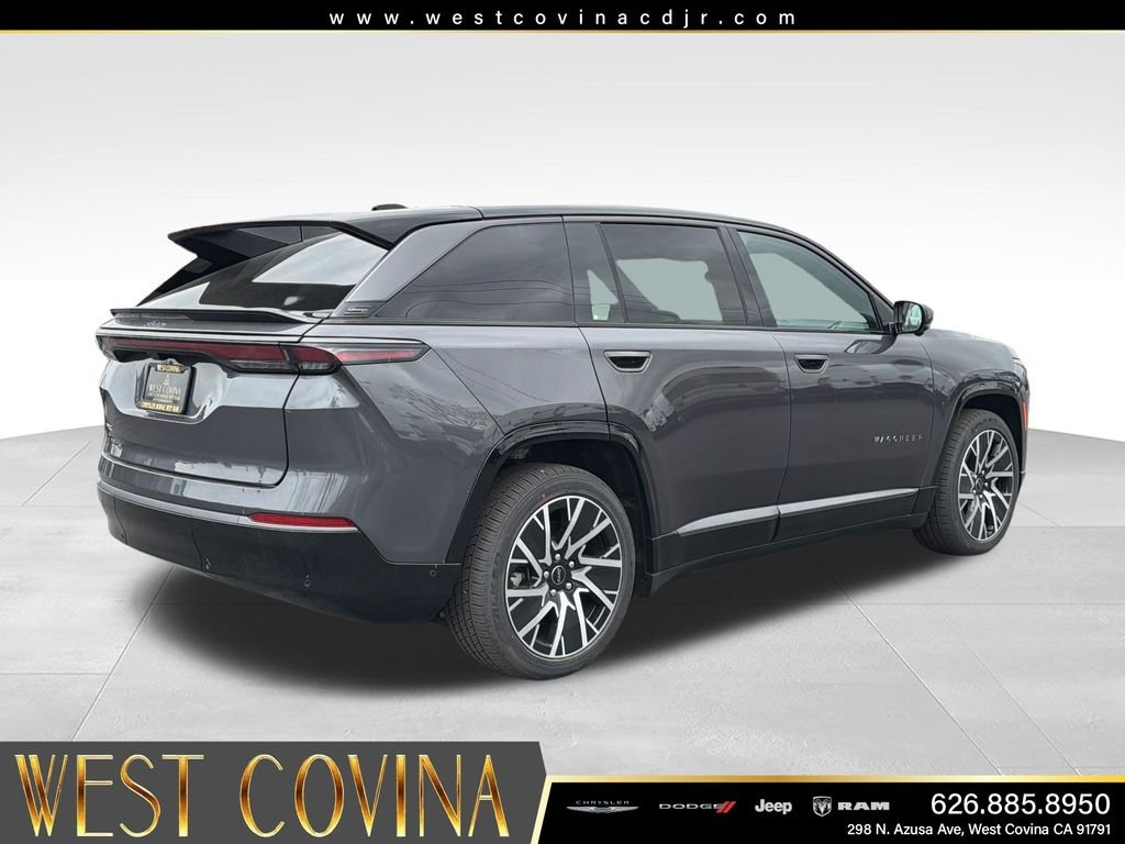 New 2025 Baltic Gray Metallic Clear-Coat Exterior Paint Jeep Limited image 5