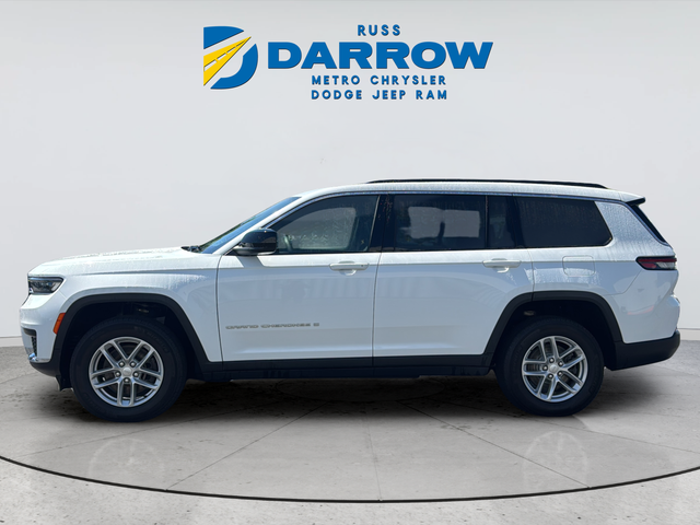 Used 2024 White Jeep Laredo image 2