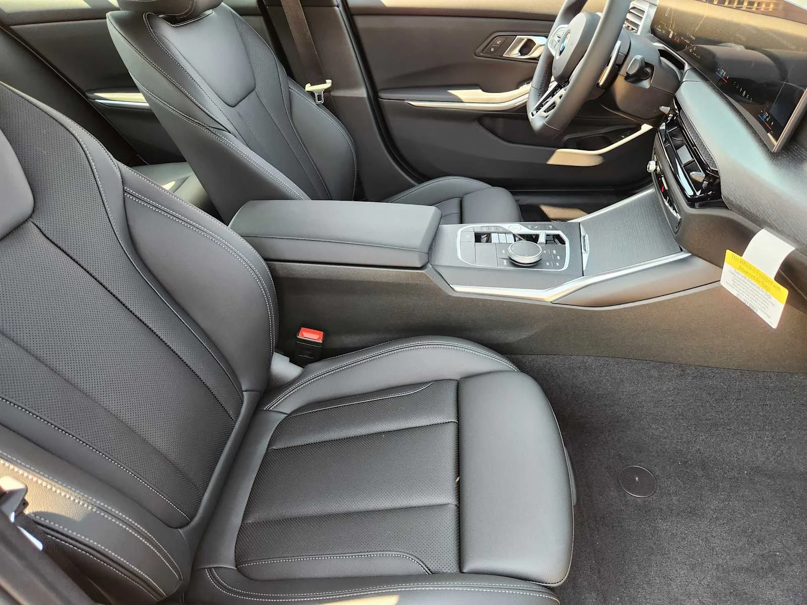 New 2026 Tanzanite Blue II Metallic BMW 330i NA image 5