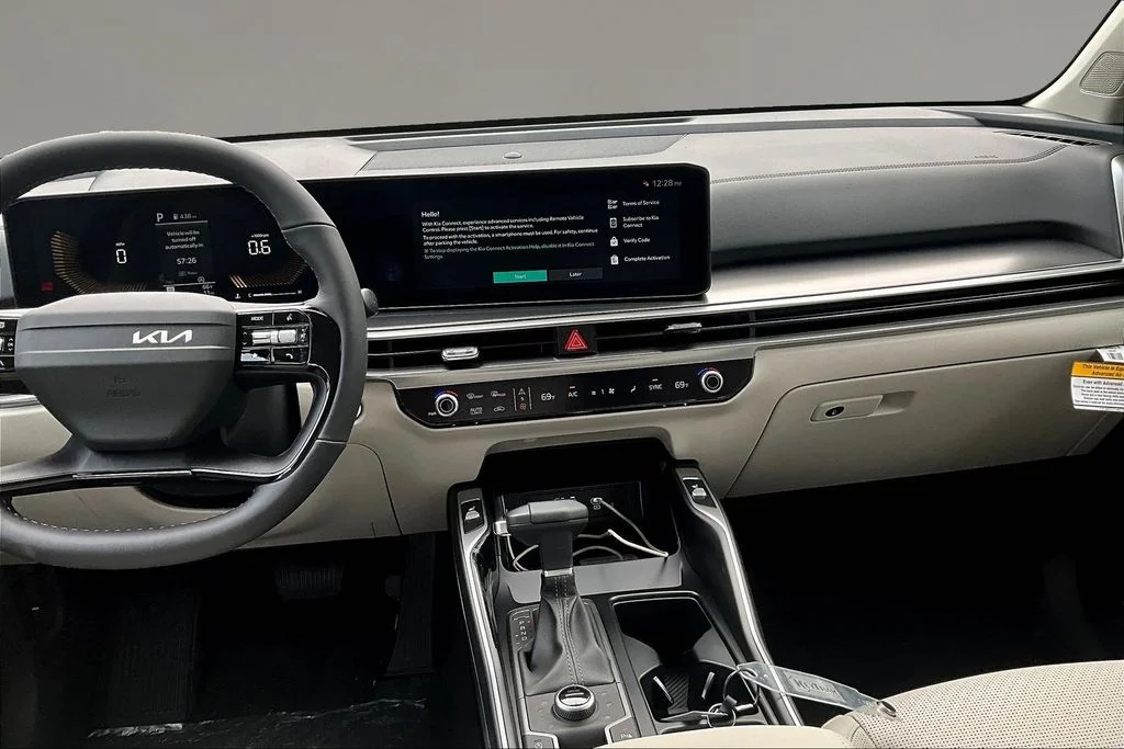 New 2026 Wolf Gray Kia S image 6