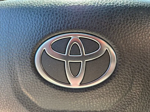 Used 2025 White Toyota SR5 image 33
