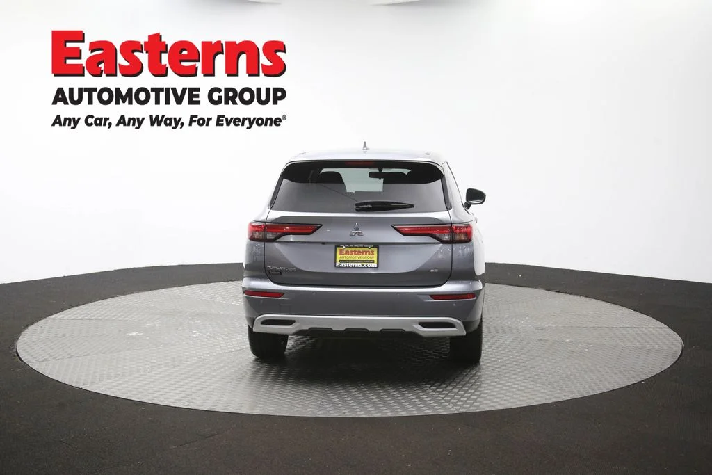 Used 2024 Gray Mitsubishi SE image 38