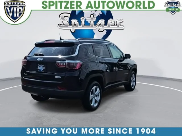 Used 2019 Black Jeep Latitude image 8