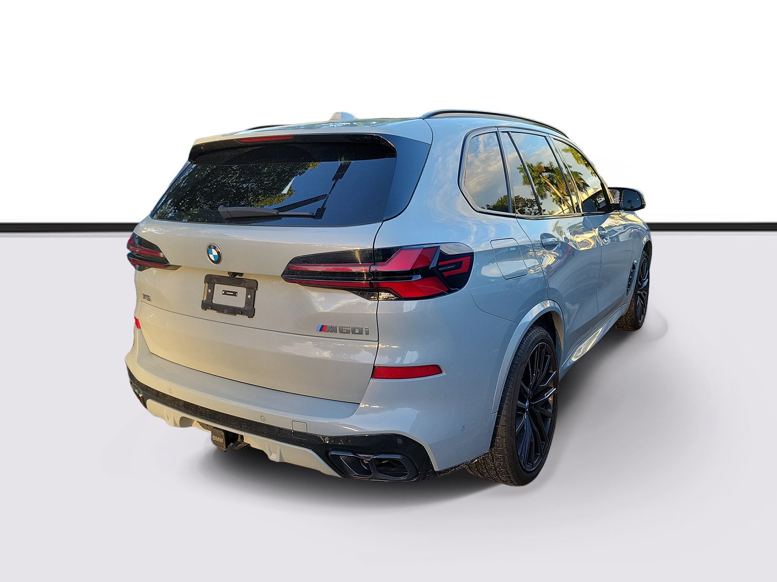 Used 2025 Brooklyn Grey Metallic BMW M60i image 4