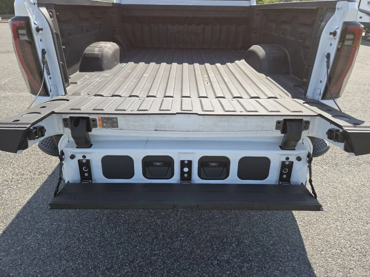 New 2026 Summit White GMC AT4 image 26