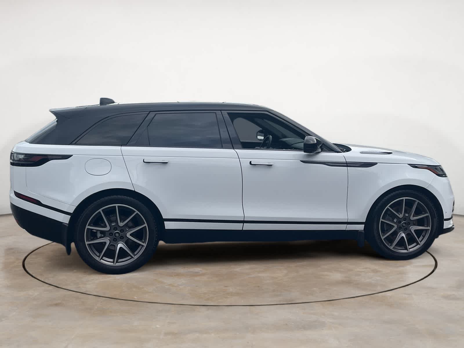 Certified Used 2026 Fuji White Land Rover Dynamic SE image 6