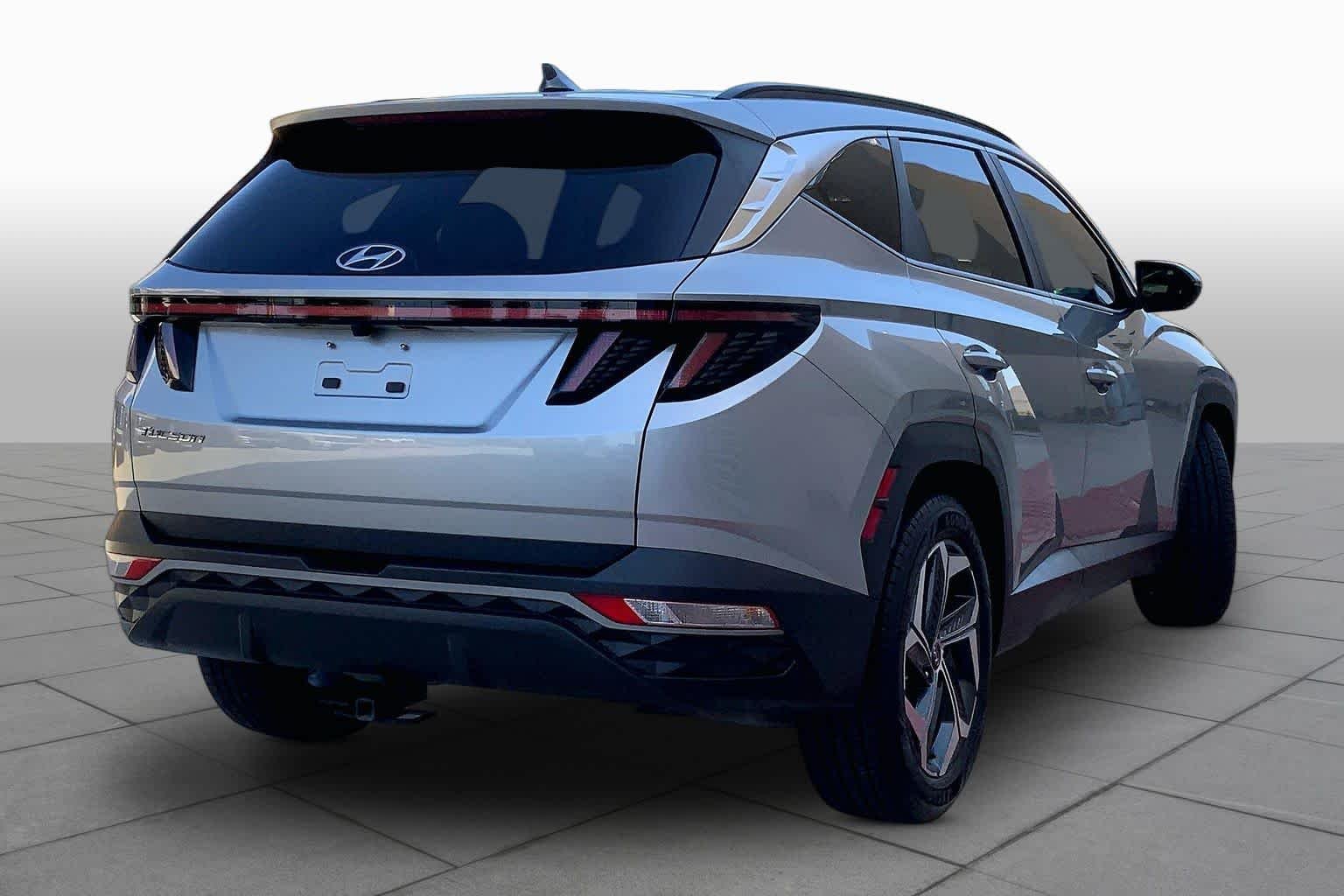 Used 2022 Shimmering Silver Hyundai SEL image 12