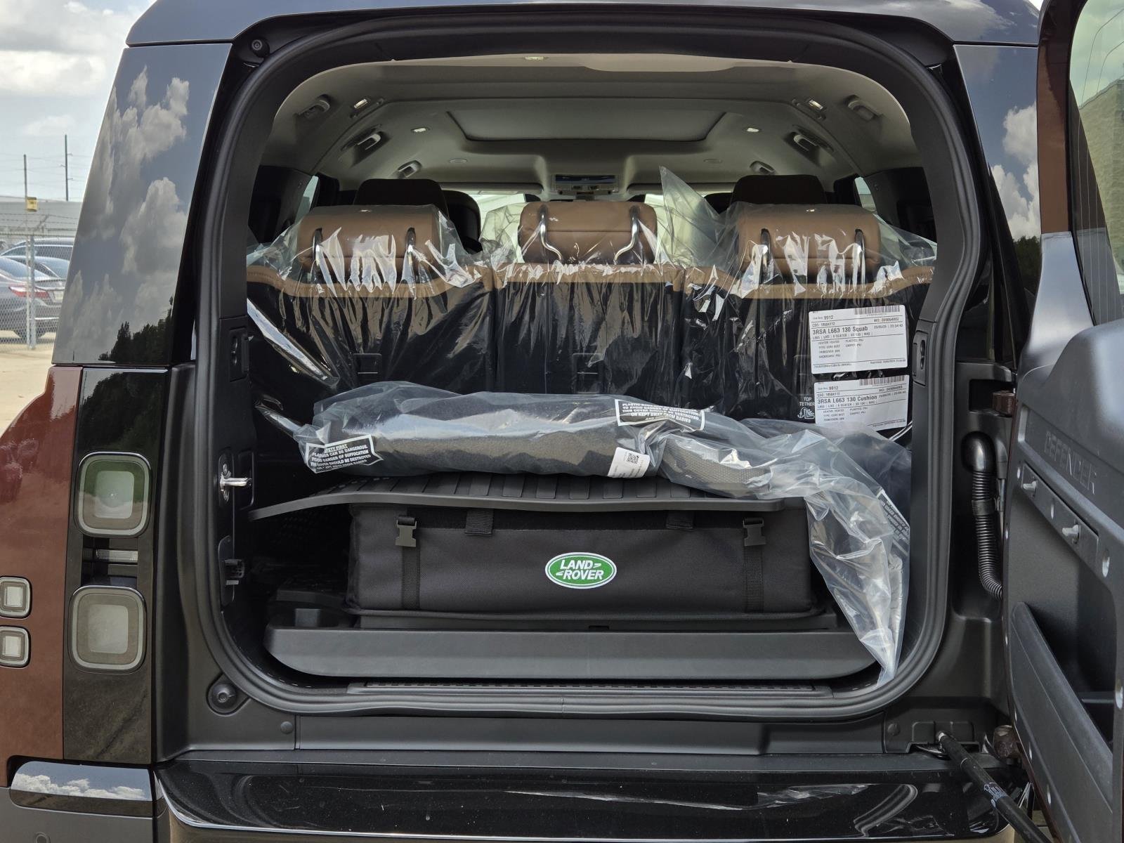New 2026 Sedona Red Land Rover S image 10