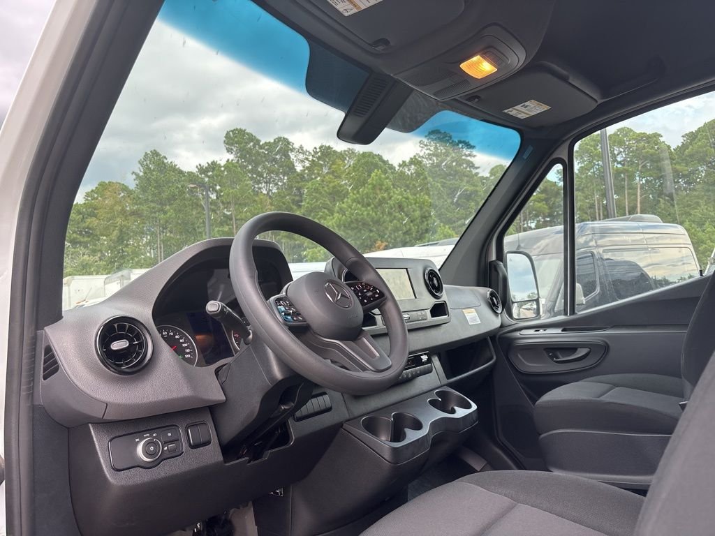 Used 2024 White Mercedes-Benz Cargo 170 WB image 46