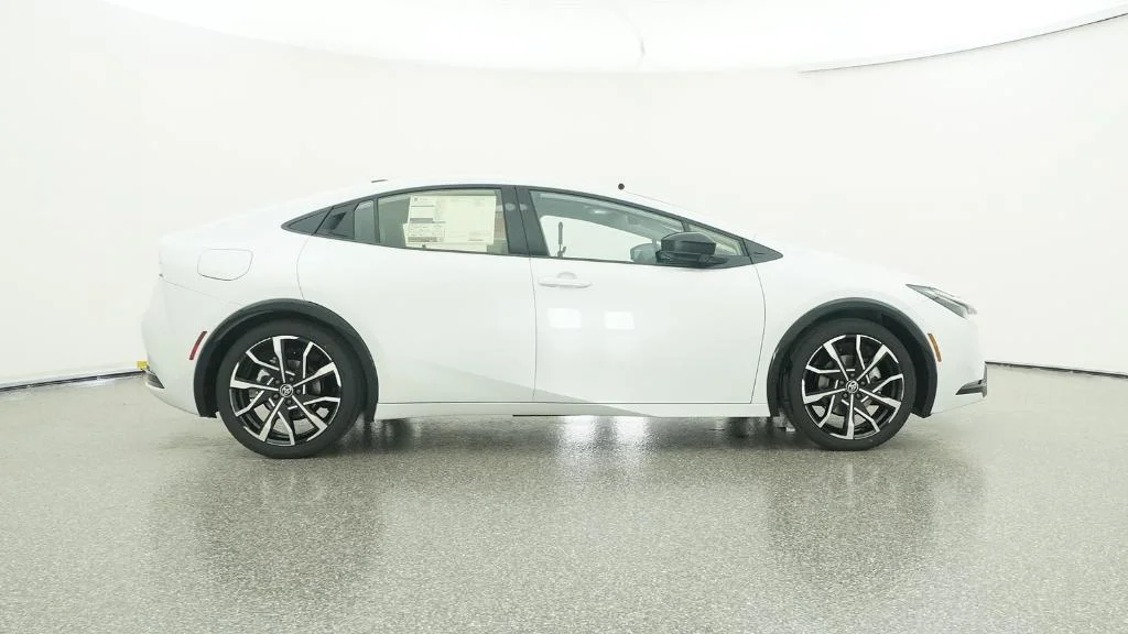 New 2026 Wind Chill Pearl Toyota XSE Premium image 33