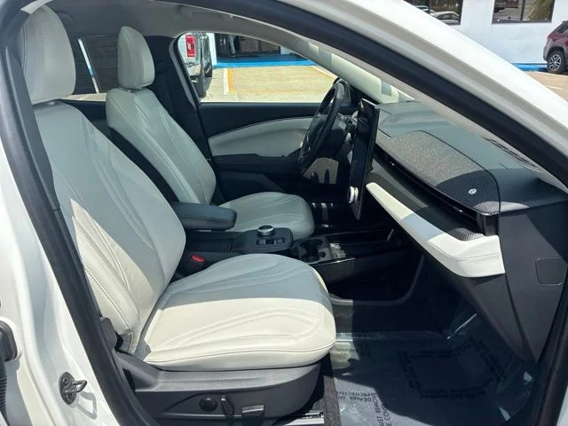 Certified Used 2023 Star White Ford Premium image 29