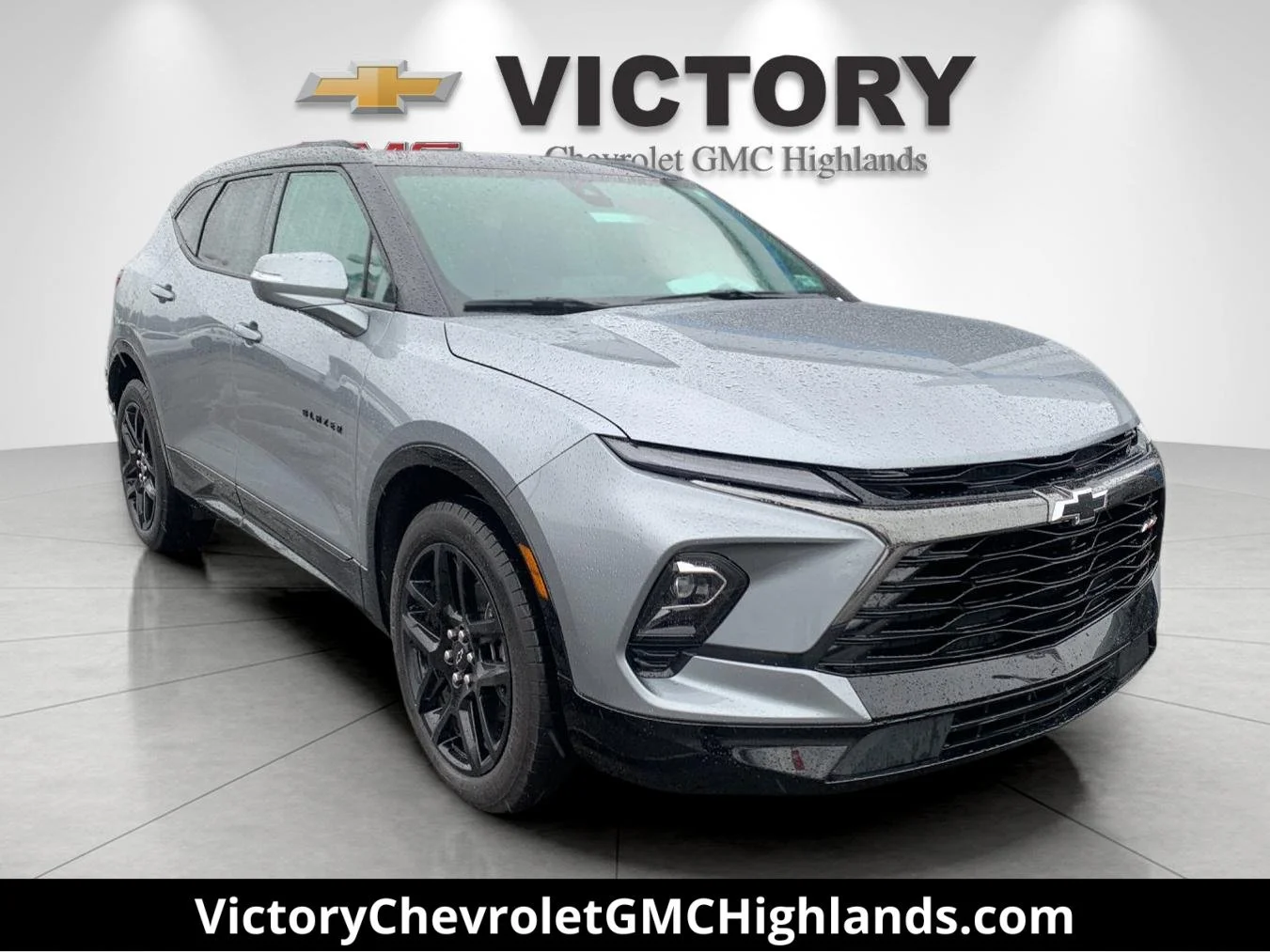 Used 2025 Sterling Gray Metallic Chevrolet RS image 1