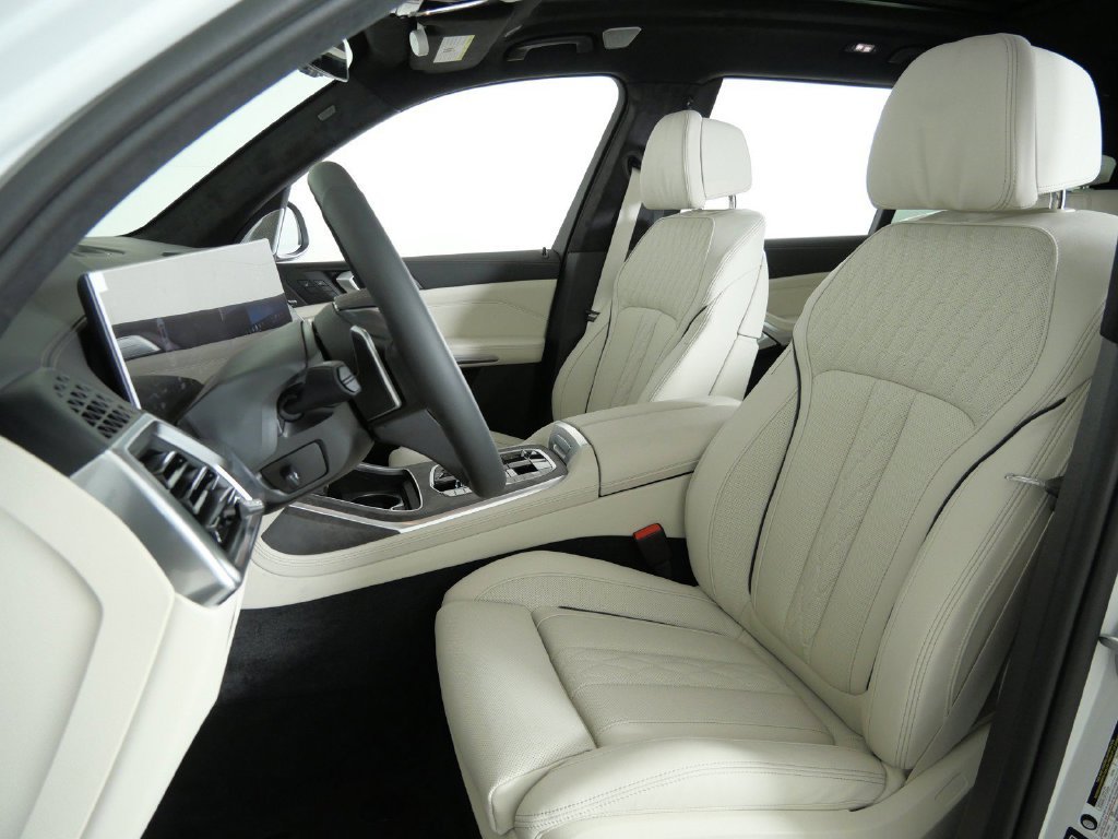 Used 2027 Mineral White Metallic BMW xDrive40i image 40