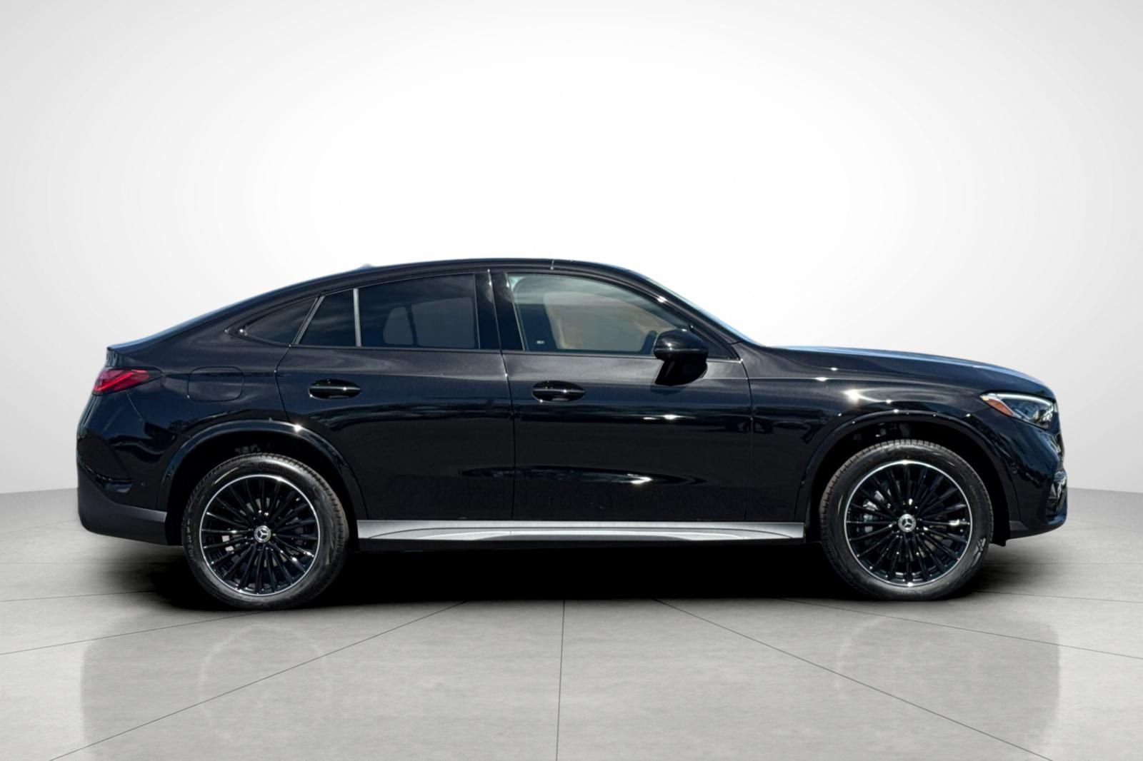 New 2027 Obsidian Black Metallic Mercedes-Benz GLC 300 Coupe image 31