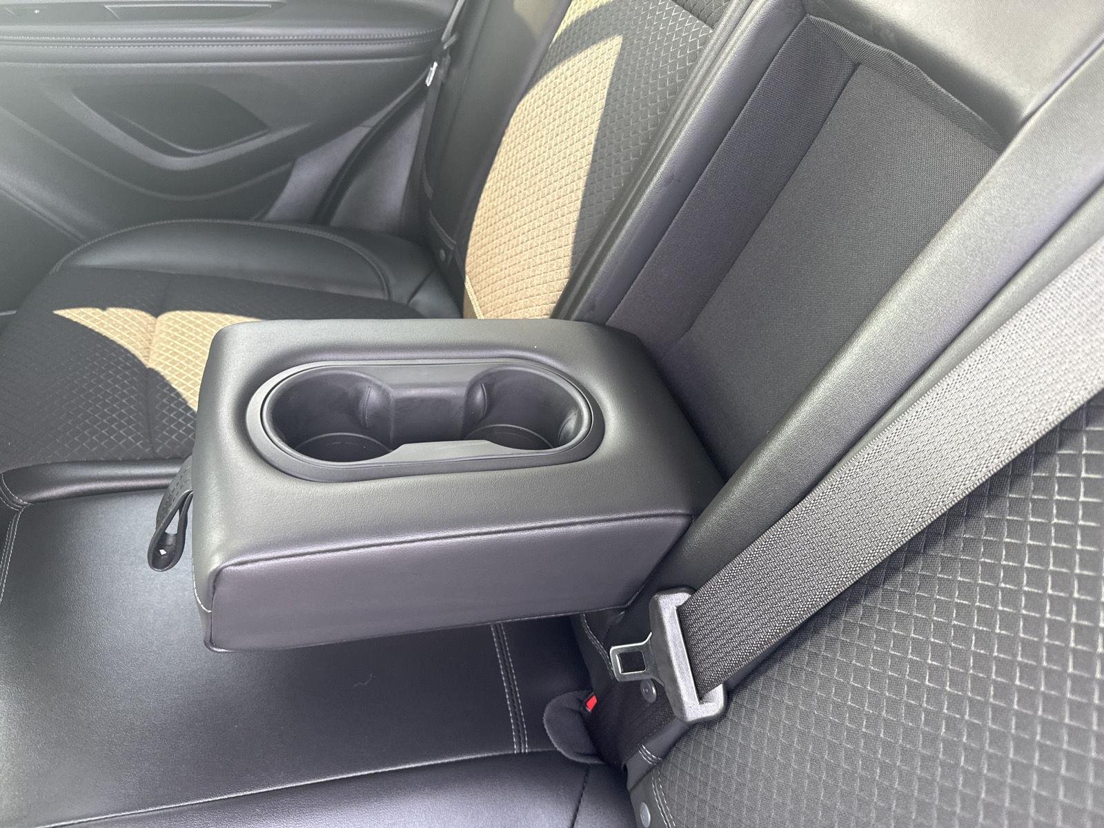 Used 2022 Summit White Buick Preferred image 10