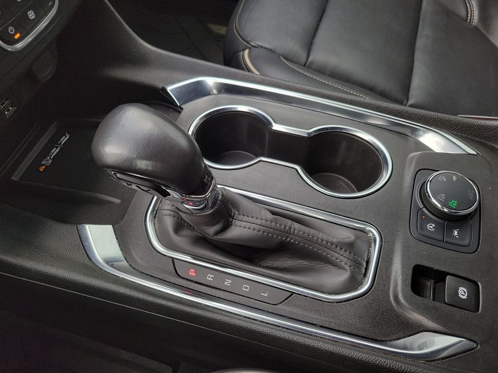 Used 2022 Black Chevrolet Premier image 38