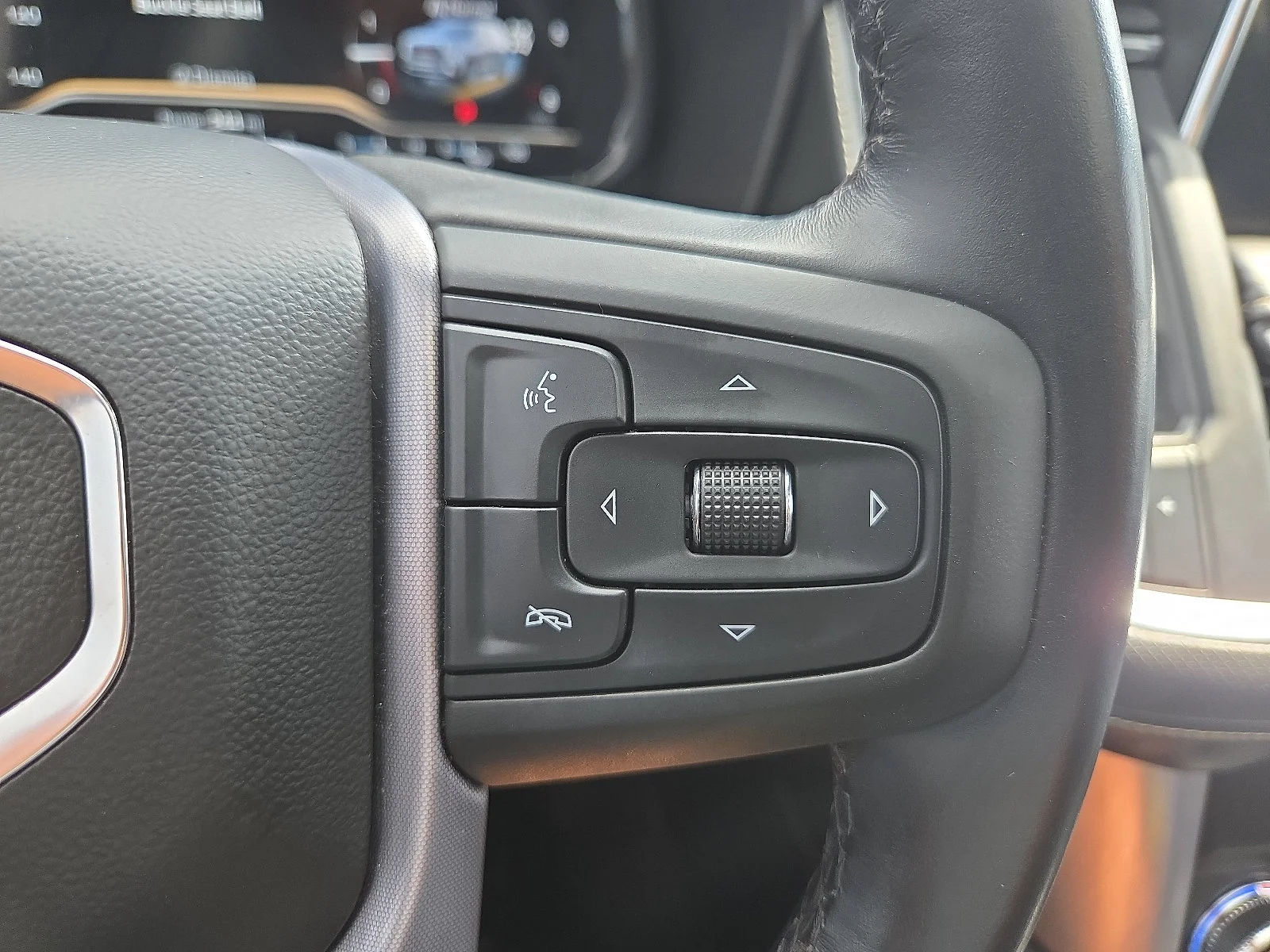 Used 2023 Summit White GMC SLT image 17