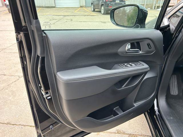 2026 Chrysler Pacifica Select - Photo 7