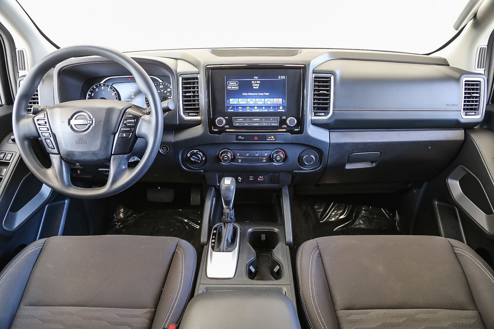 2023 Nissan Frontier SV - Photo 12