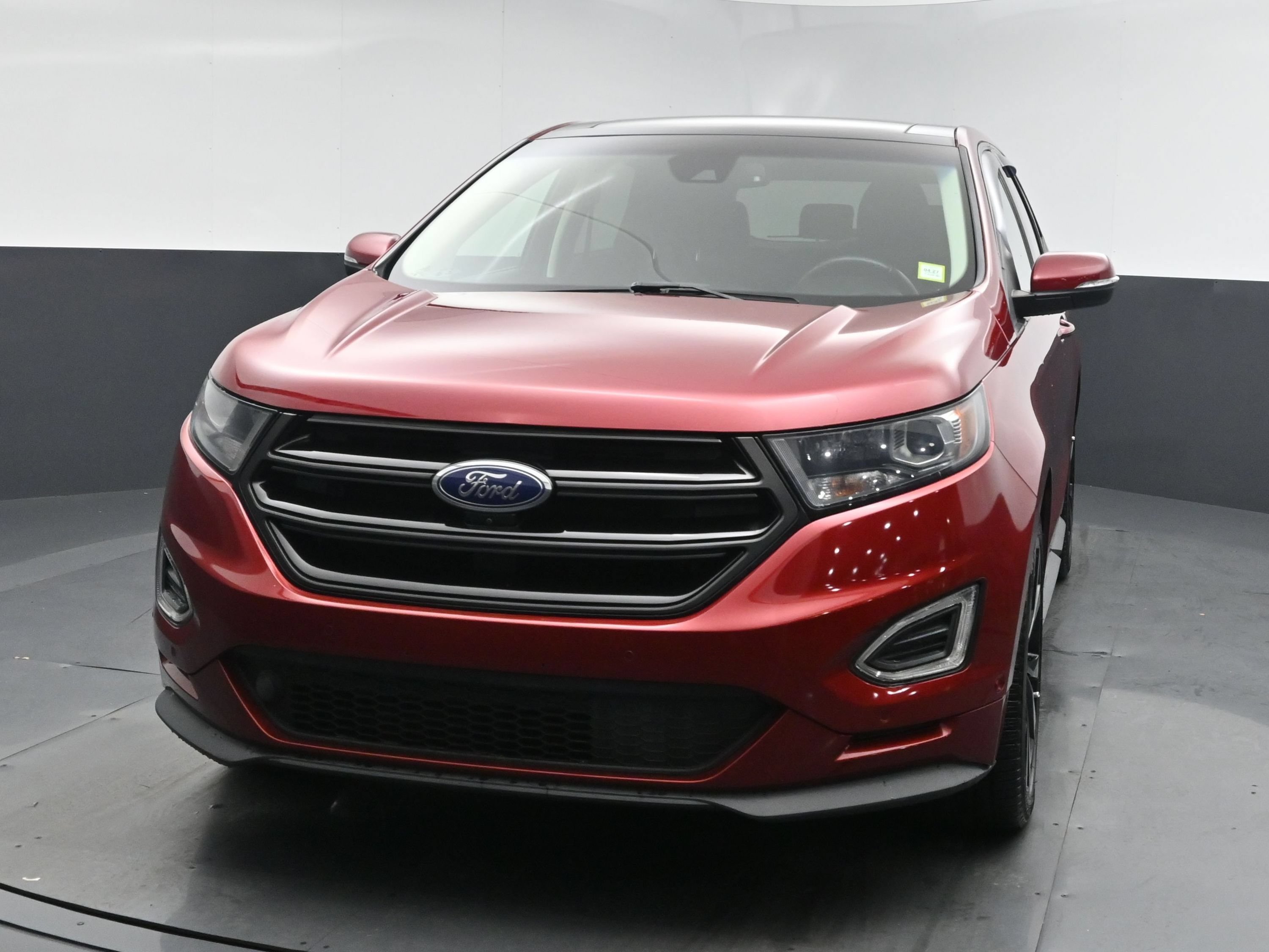 Used 2016 Red Ford Sport image 18