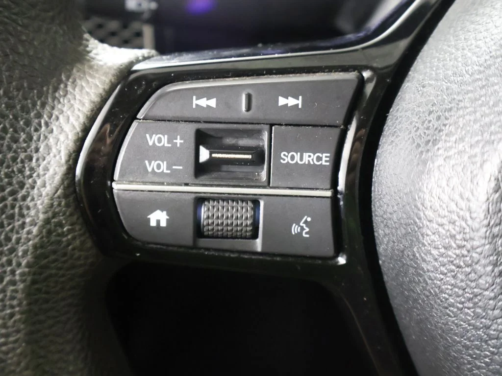 Used 2023 White Honda LX image 36
