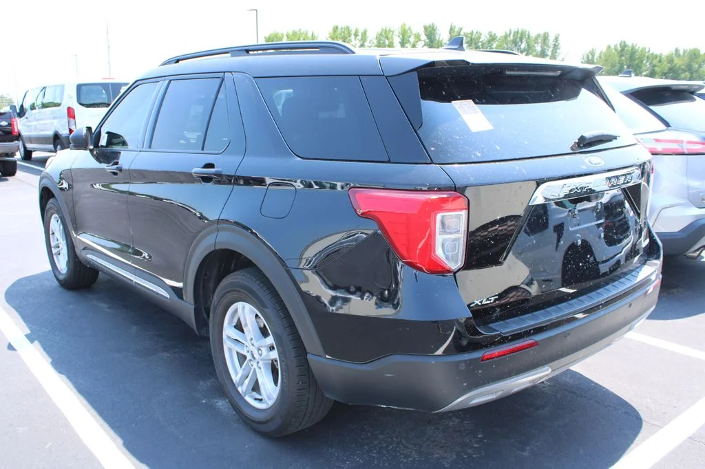 Used 2024 Black Metallic Ford XLT image 6