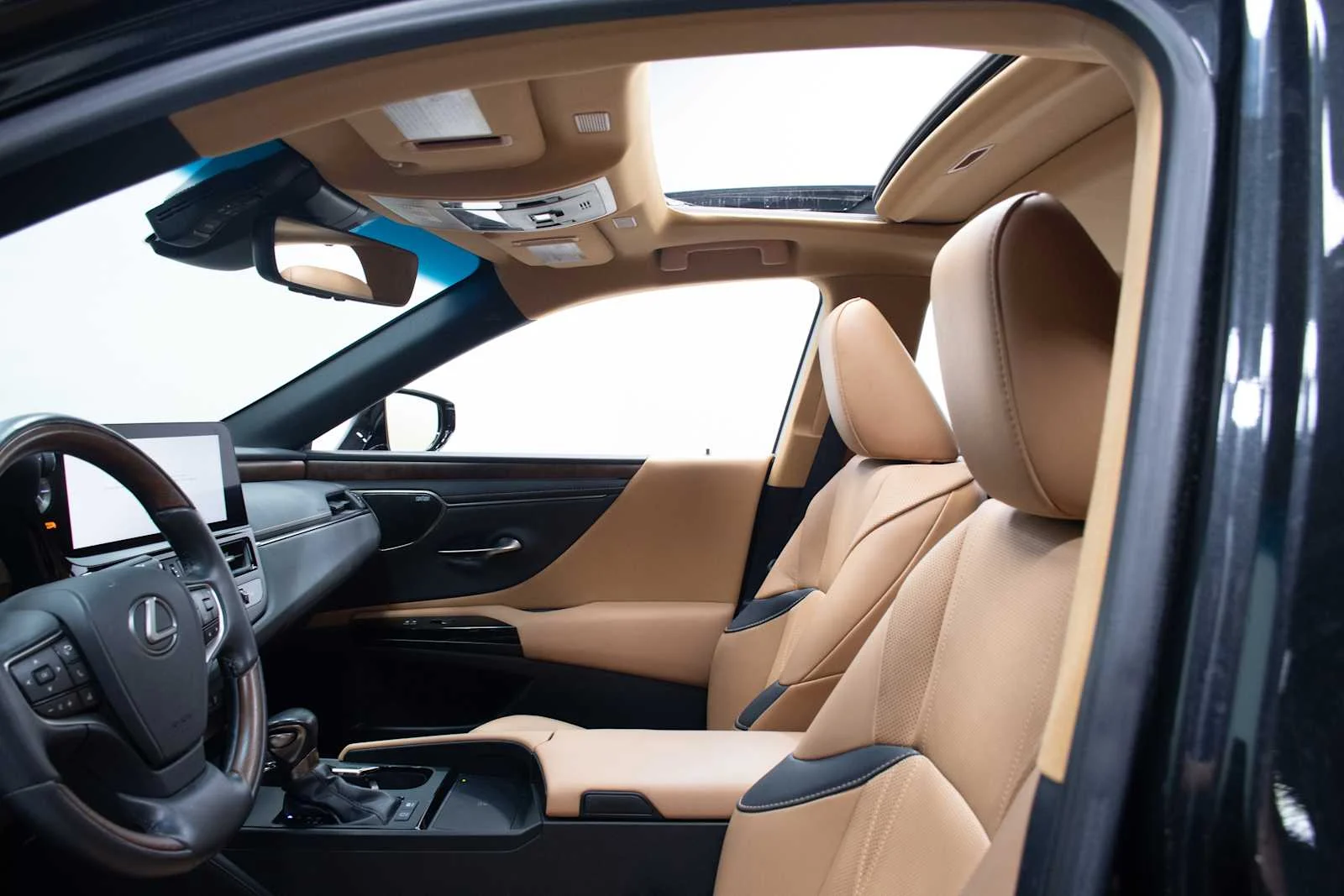 Certified Used 2023 Caviar Lexus Ultra Luxury image 12
