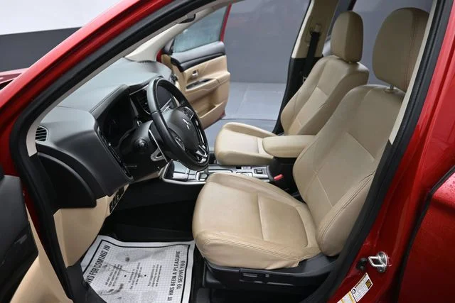 Used 2018 Red Mitsubishi GT image 14